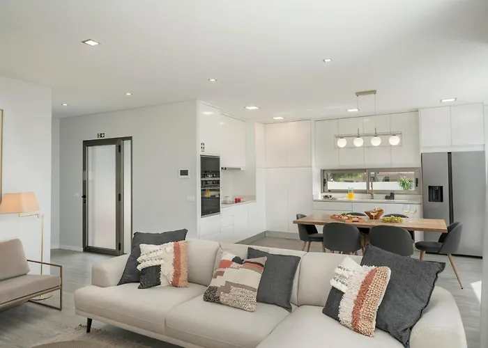 Vila Chu By An Island