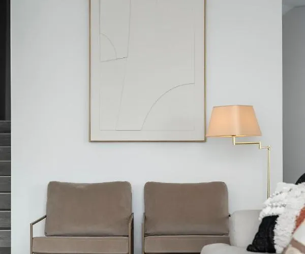 Vila Chu By An Island